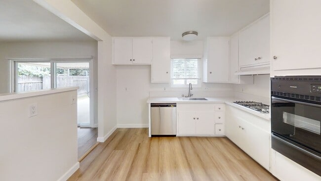 Building Photo - 511 Palermo Way