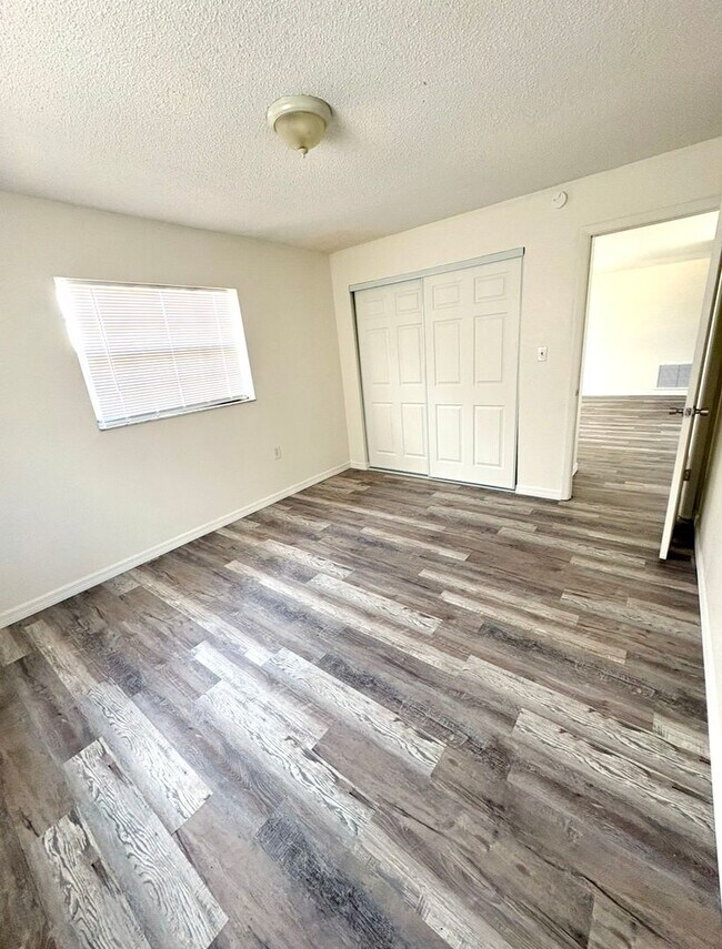 Building Photo - 8151 Hixton Dr