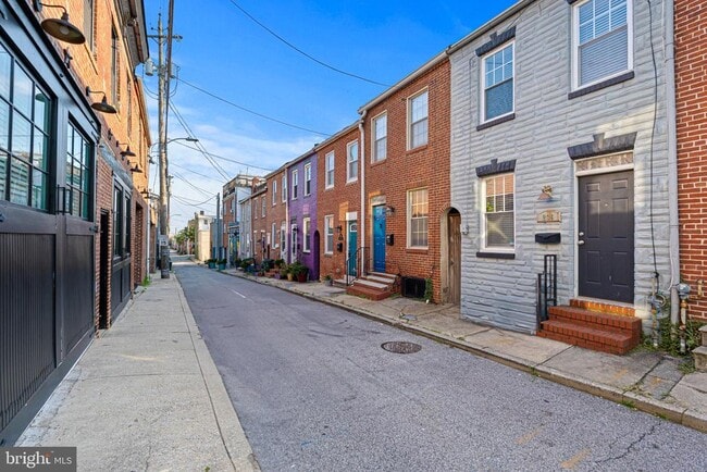 Building Photo - 236 S Durham St