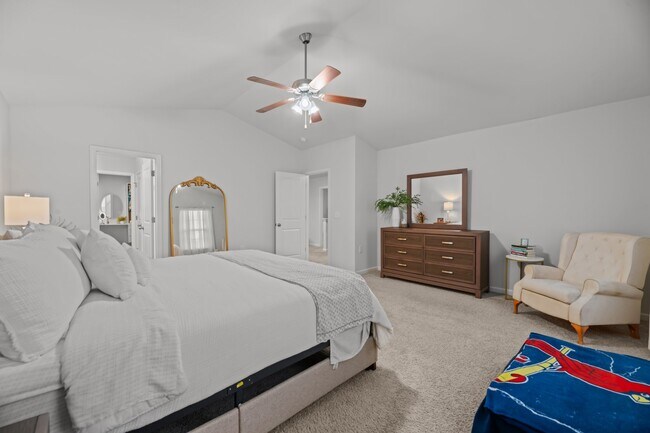 Building Photo - 301 Ginger Dr
