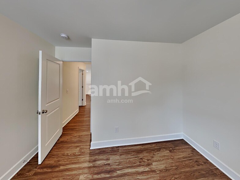 Building Photo - 819 Mary Beth Ct