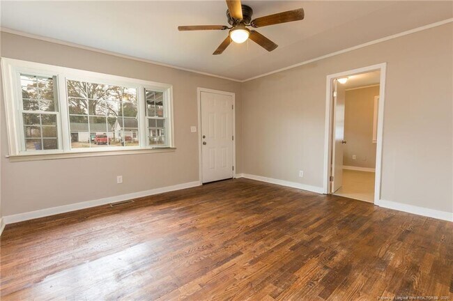 Building Photo - 3810 E Shephard St