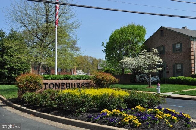 Building Photo - 3150 Hartwick Ln