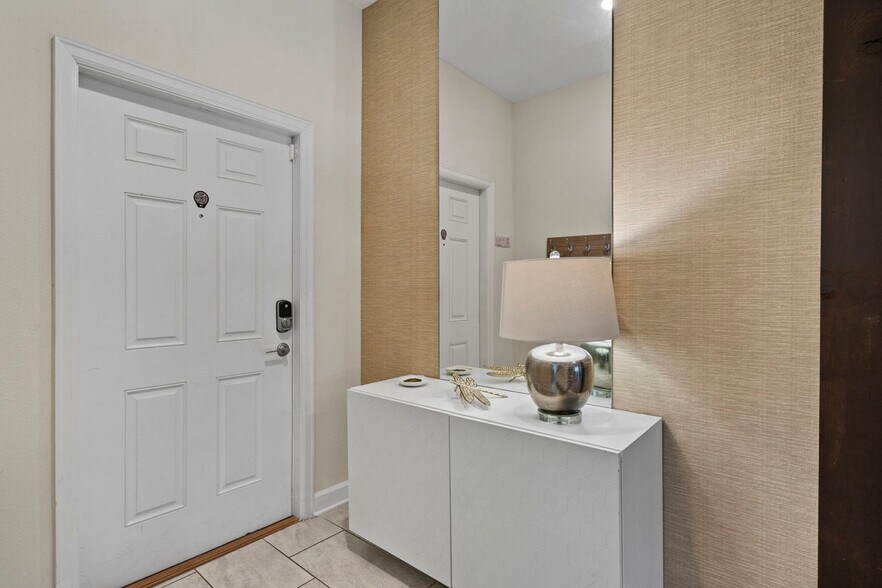 Building Photo - 8941 Stinger Dr