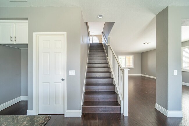 Building Photo - House in a gated community in Rancho Cucam...