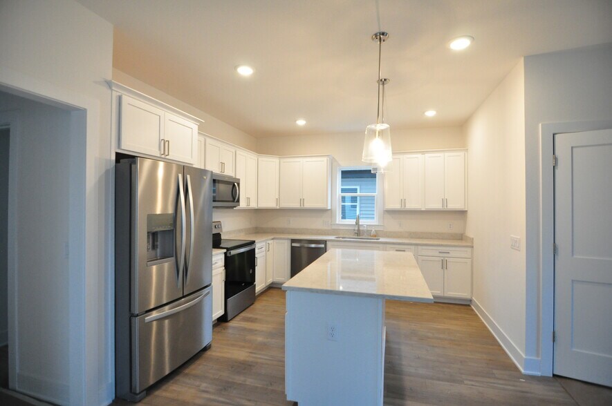 Building Photo - 2714 Bomani Dr