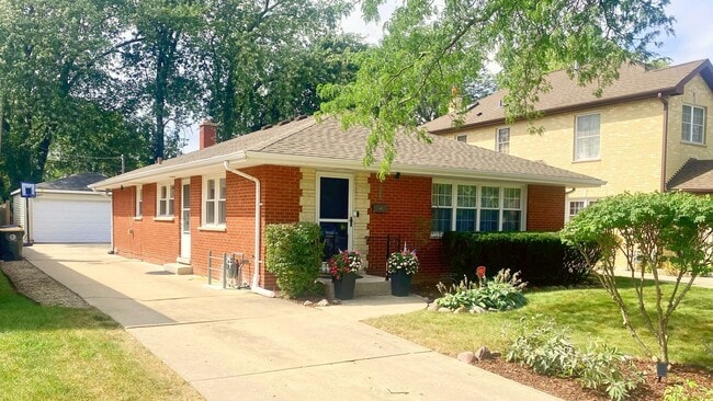 Primary Photo - 9220 Oak Park Ave