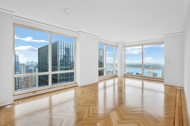 Primary Photo - 230 W 56th St