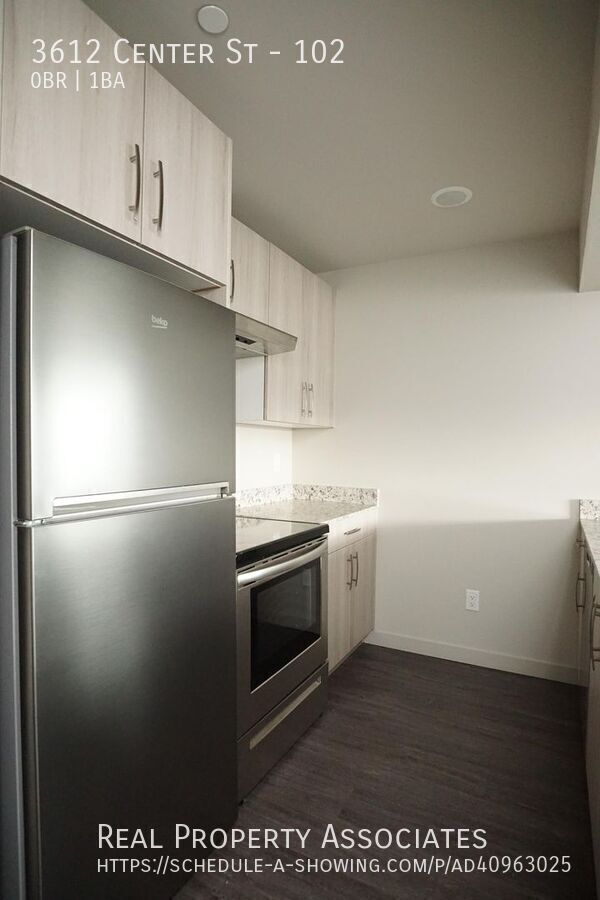 Building Photo - 3612 Center St