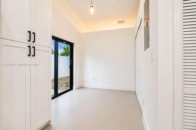 Building Photo - 10088 SW 143rd Ct