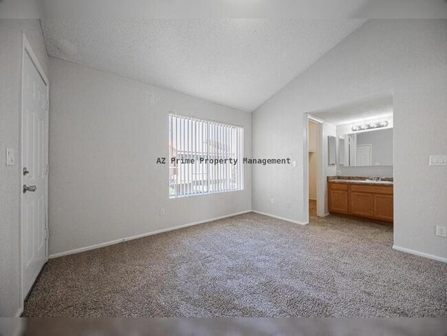 Building Photo - 4828 W Orangewood Ave