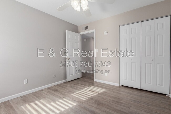 Building Photo - 4530 E Camino Cir