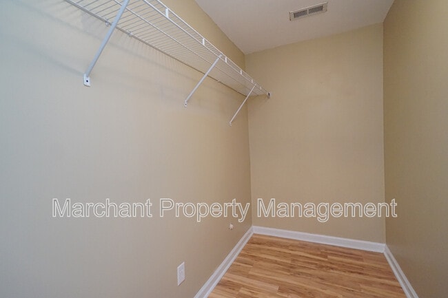 Building Photo - 717 Bennett St