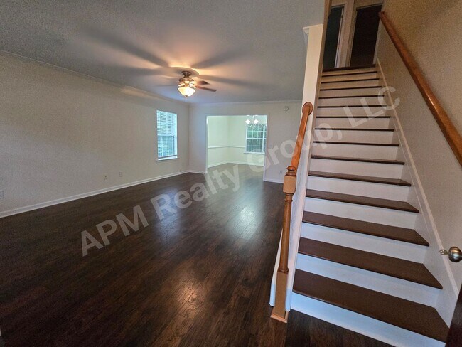 Building Photo - 212 Jasmine Pl Dr