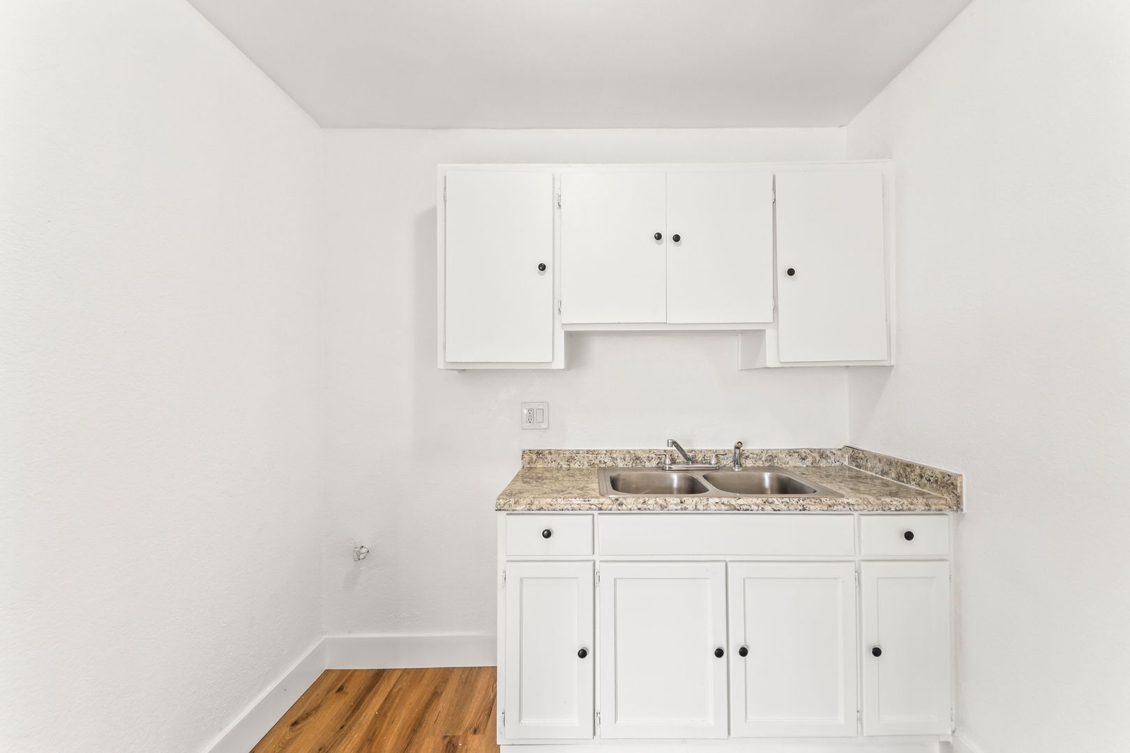 Building Photo - 1254 W 110th St