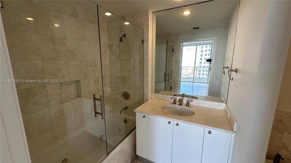 Building Photo - 901 Brickell Key Blvd