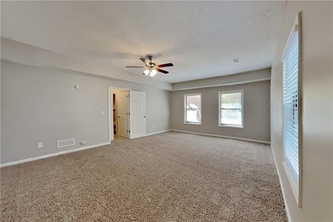 Building Photo - 6015 Sumit Ct NW