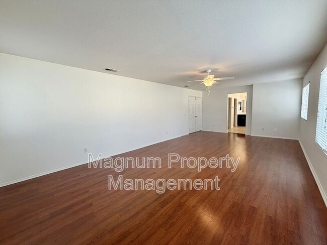 Building Photo - 23664 Groveland Pl