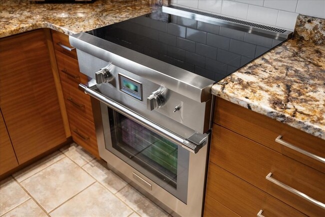 Building Photo - 6400 18th Ave N