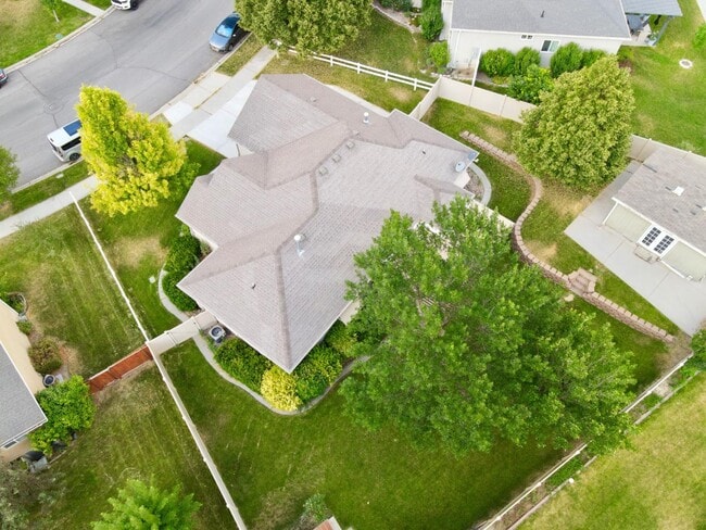 Building Photo - 207 S 50 W