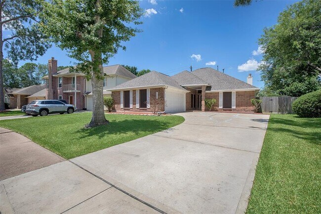 Building Photo - 14330 Little Willow Walk