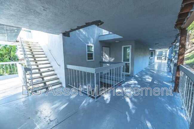 Building Photo - 944 Fletcher Ln