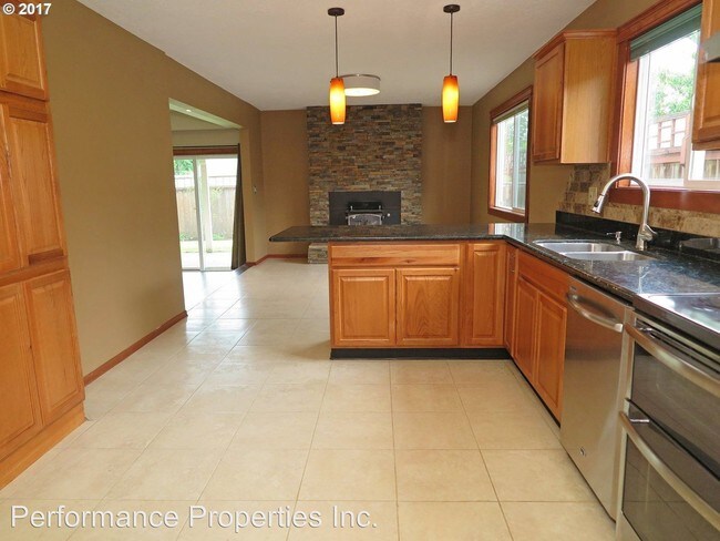 Building Photo - 4 br, 2 bath House - 7923 SE Sherman Street
