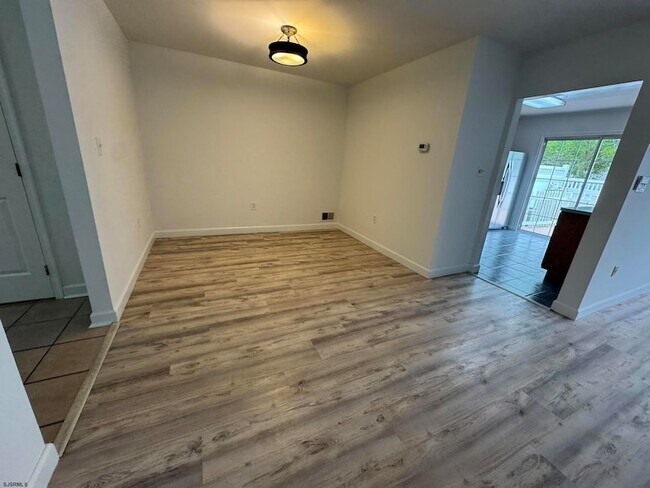 Building Photo - 10 Starboard Ct