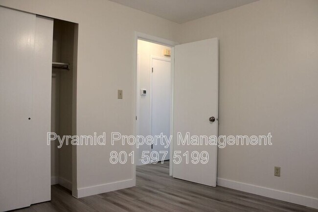 Building Photo - 825 E 760 N