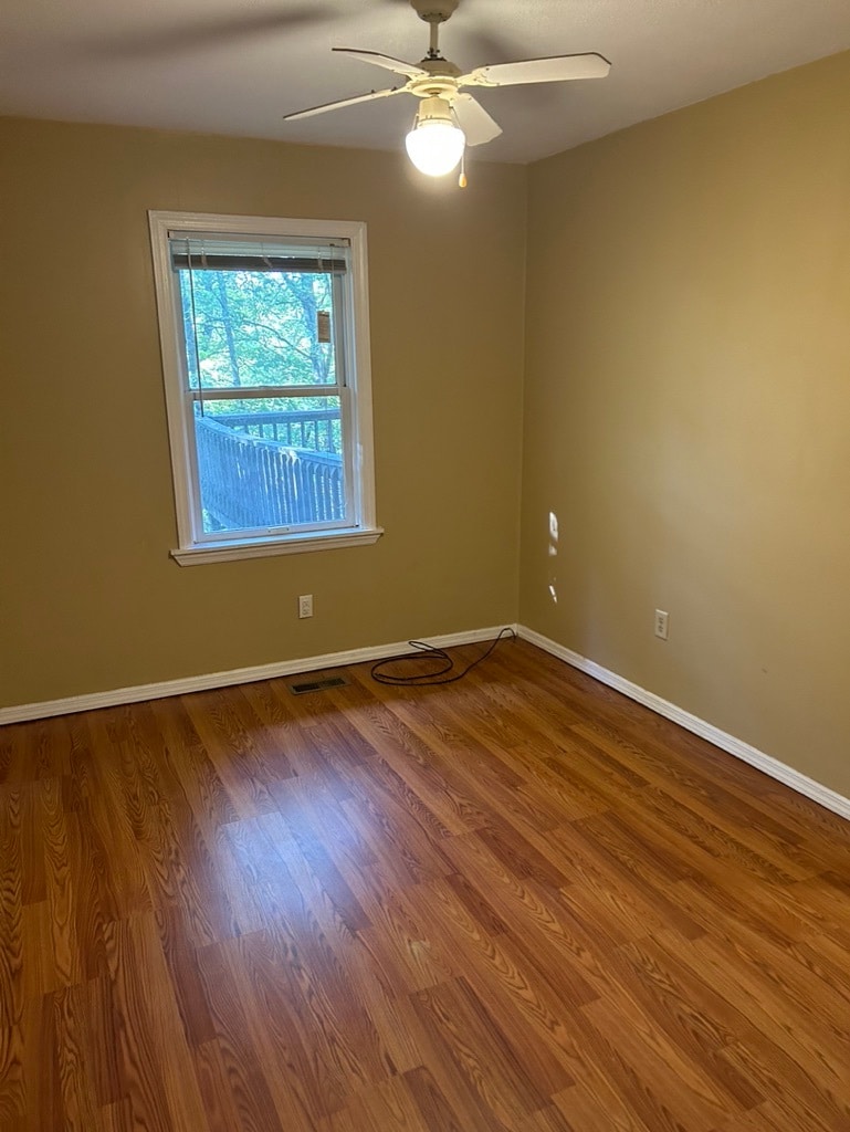 Building Photo - 400 Forest Heights Dr