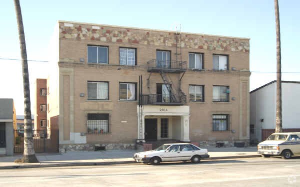 2913 S Flower St - 2913 Flower St
