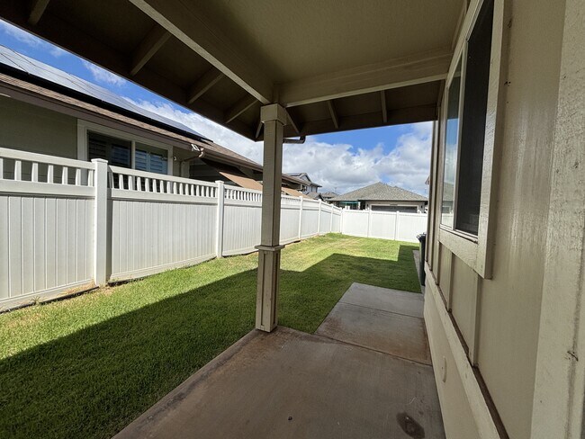 Building Photo - 409 Kuupau St