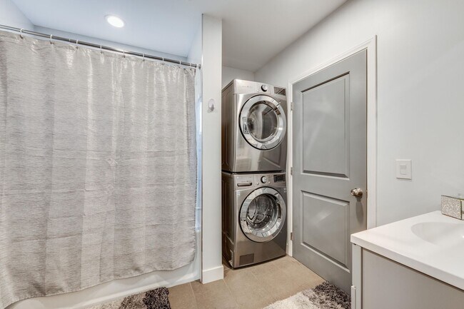 Building Photo - 20773 Skouras Dr