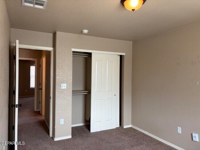 Building Photo - 7029 Copper Town Dr