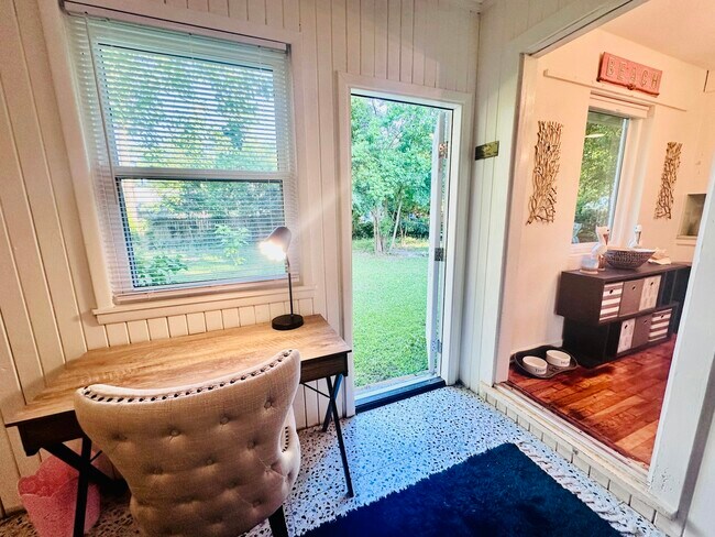 Building Photo - 27 Escalona Ave