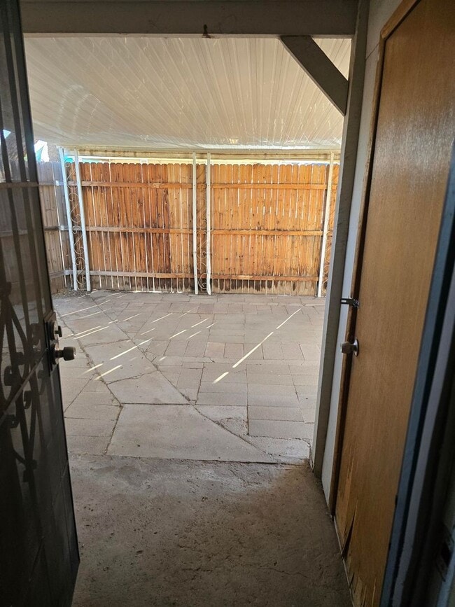 Building Photo - 3556 E Fairmount St