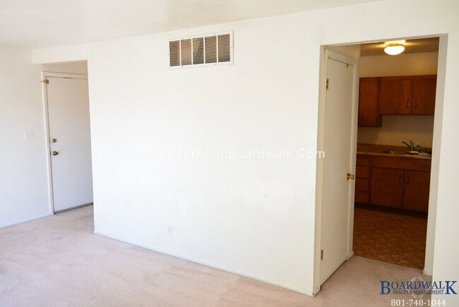 Building Photo - 4637 Harman Dr
