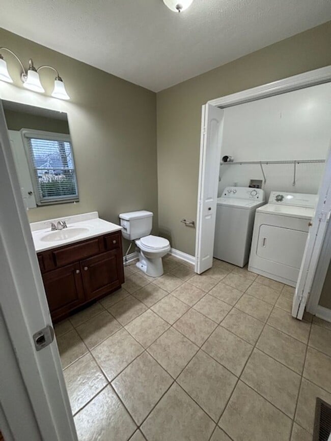 Building Photo - 2588 Hutcherson Ln