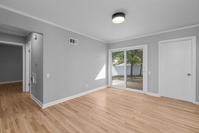 Building Photo - 303 Danworth Ct