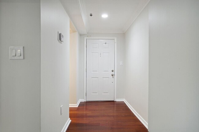 Building Photo - Logan Circle! Available Now! High End // 2...