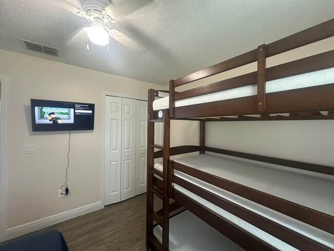Building Photo - 37 Sawfish Ct