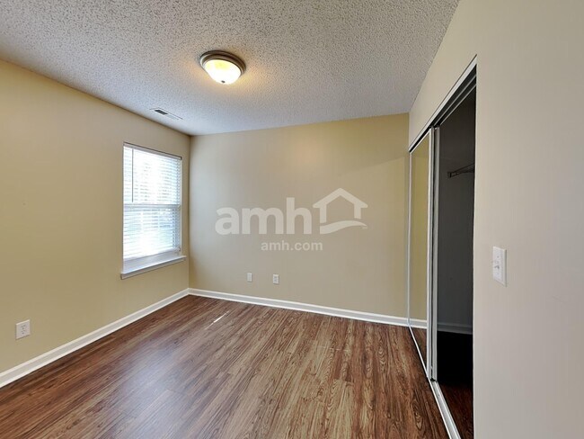 Building Photo - 3052 Teton Dr