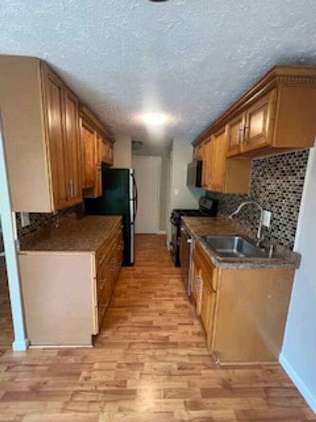 Building Photo - 2 Bedroom Condo in Chagrin Falls