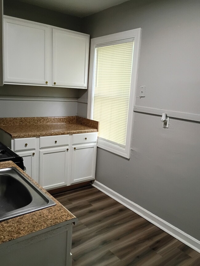 Building Photo - 464 Glankler St