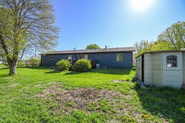 Building Photo - 103 Perry Ln