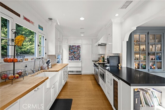 Building Photo - 1630 Warnall Ave