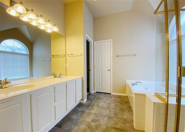 Building Photo - 3224 Heatherbrook Dr