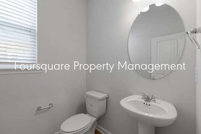 Building Photo - Bright 3-Bed 2.5-Bath End-Unit Townhome with Washer/ Dryer, Granite Kitchen & 2-Car Garage.Conven...