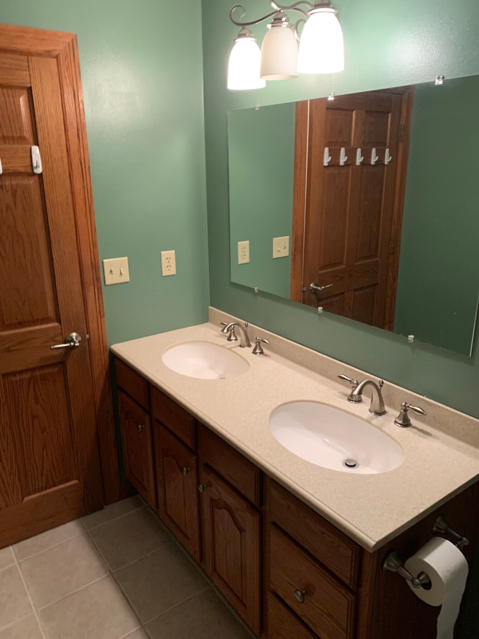Bathroom - N2092 Schacht Rd