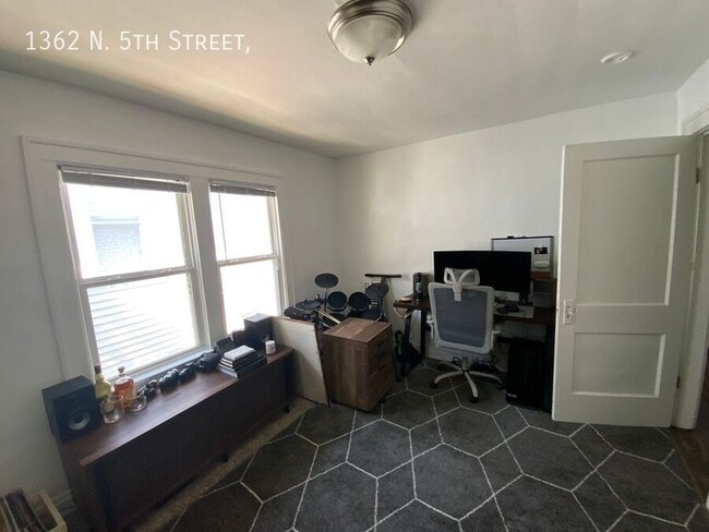 Building Photo - 1362 N 5th St